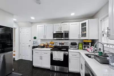 374 Miller Avenue, Freeport, NY 11520 - Photo 17