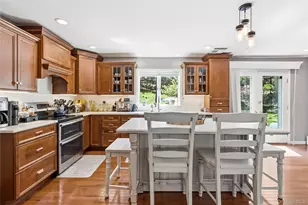 8 Dogwood Rd, Stony Brook, NY 11790 - Photo 13