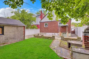 115-47 223rd St, Cambria Heights, NY 11411 - Photo 21