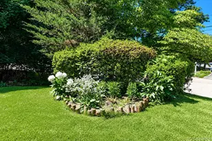 23 Whitney Gate, Smithtown, NY 11787 - Photo 3