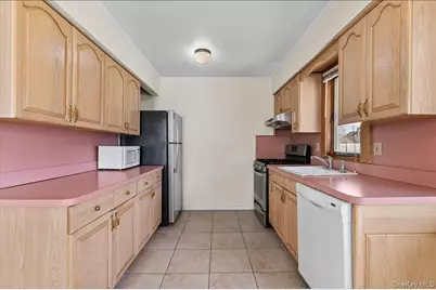 51 Audrey Avenue, Plainview, NY 11803 - Photo 9