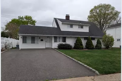 15 Falcon Lane, Levittown, NY 11756 - Photo 1