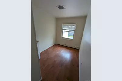 15 Falcon Lane, Levittown, NY 11756 - Photo 11
