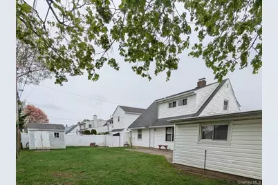 15 Falcon Lane, Levittown, NY 11756 - Photo 23