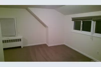 15 Falcon Lane, Levittown, NY 11756 - Photo 21