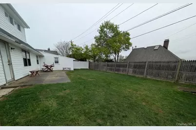 15 Falcon Lane, Levittown, NY 11756 - Photo 25