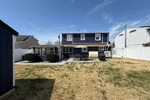 12 Carlton Dr, Massapequa, NY 11758 - Photo 17