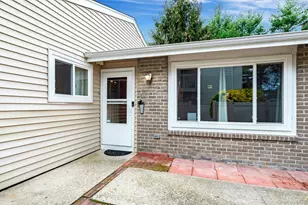 210 Springmeadow Dr, Holbrook, NY 11741 - Photo 5