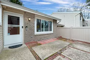 210 Springmeadow Dr, Holbrook, NY 11741 - Photo 3