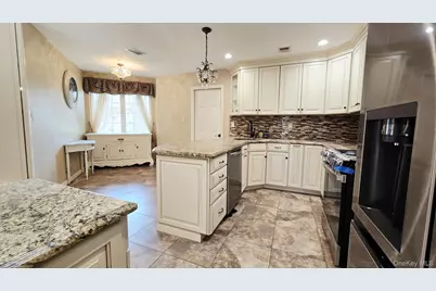 173 Colony Drive, Holbrook, NY 11741 - Photo 5