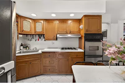 160 Albermarle Avenue, Valley Stream, NY 11580 - Photo 7