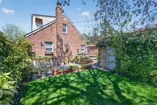 160 Albermarle Ave, Valley Stream, NY 11580 - Photo 19