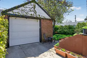 160 Albermarle Ave, Valley Stream, NY 11580 - Photo 21