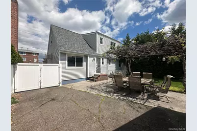 151-26 20th Avenue, Whitestone, NY 11357 - Photo 27
