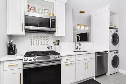 76 Lawrence Court #C, White Plains, NY 10603 - Photo 1