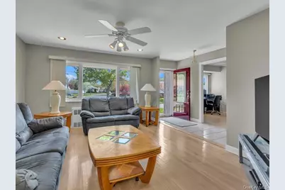 92 Elberta Drive, East Northport, NY 11731 - Photo 7
