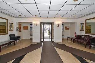 7 Bond, Great Neck, NY 11021 - Photo 3