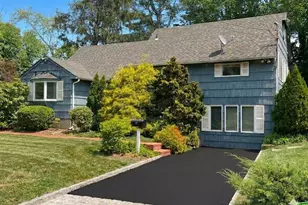 19 Nursery Rd, Melville, NY 11747 - Photo 3