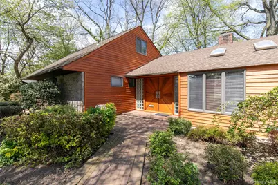 20 Old Farm Road, Great Neck, NY 11020 - Photo 3