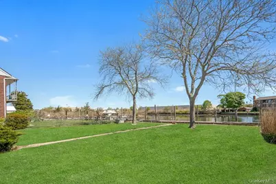 144 W Lake Drive, Lindenhurst, NY 11757 - Photo 15