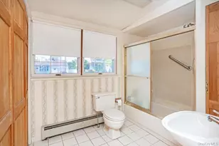 144 W Lake Dr, Lindenhurst, NY 11757 - Photo 15