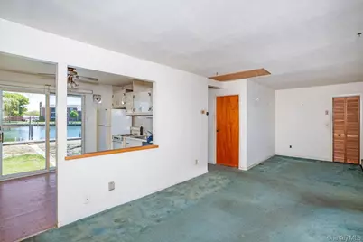 144 W Lake Drive, Lindenhurst, NY 11757 - Photo 9