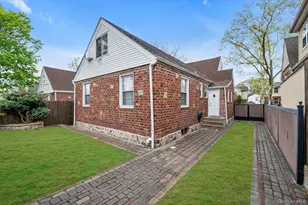 249-12 Rushmore Terrace, Little Neck, NY 11362 - Photo 17
