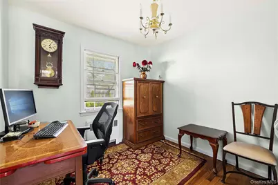 33 Lindbergh Avenue, Glen Cove, NY 11542 - Photo 9