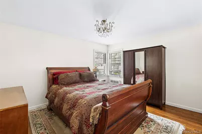 33 Lindbergh Avenue, Glen Cove, NY 11542 - Photo 7