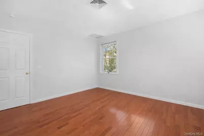 21 W Division Street, Greenwich, CT 06830 - Photo 15