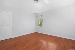 21 W Division St, Greenwich, CT 06830 - Photo 15