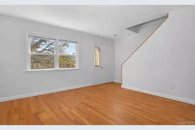 21 W Division Street, Greenwich, CT 06830 - Photo 11
