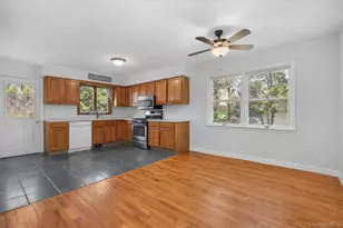 21 W Division St, Greenwich, CT 06830 - Photo 3