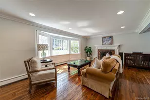 18 Pilgrim Dr, Port Jefferson, NY 11777 - Photo 9