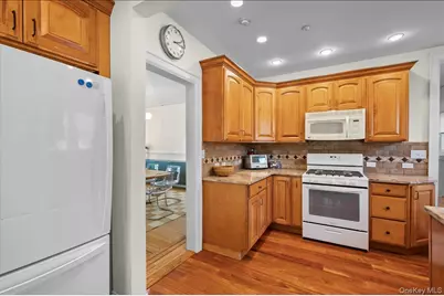 54 Ogden Avenue, White Plains, NY 10605 - Photo 17