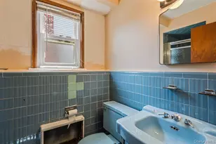 54-08 253rd St, Little Neck, NY 11362 - Photo 19