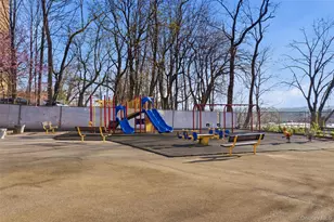 5621 Netherland Ave, Bronx, NY 10471 - Photo 23