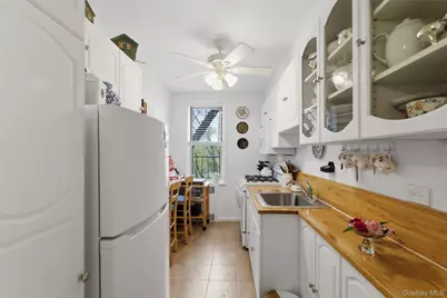 5621 Netherland Avenue #3D, Bronx, NY 10471 - Photo 13