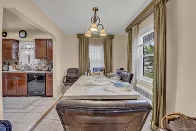 1312 Park Avenue, New Hyde Park, NY 11040 - Photo 5