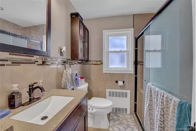 1312 Park Avenue, New Hyde Park, NY 11040 - Photo 9