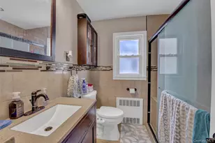 1312 Park Ave, New Hyde Park, NY 11040 - Photo 9