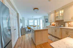 404 Mountain Ridge Dr, Mount Sinai, NY 11766 - Photo 7