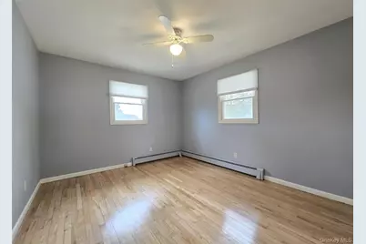 240 N 3rd Street, Ronkonkoma, NY 11779 - Photo 9