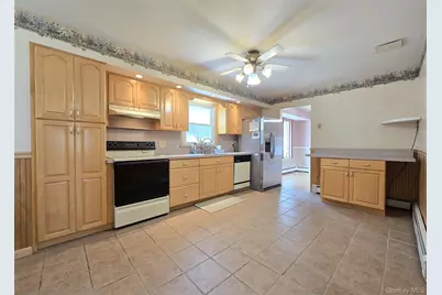 240 N 3rd Street, Ronkonkoma, NY 11779 - Photo 3