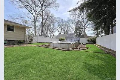 240 N 3rd Street, Ronkonkoma, NY 11779 - Photo 19