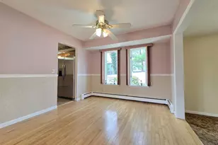 240 N 3rd St, Ronkonkoma, NY 11779 - Photo 5