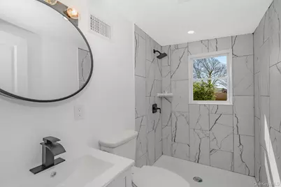 227 N Railroad Avenue, Babylon, NY 11702 - Photo 17