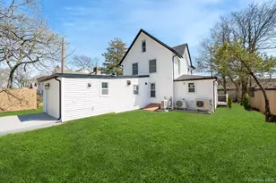 227 N Railroad Ave, Babylon, NY 11702 - Photo 5