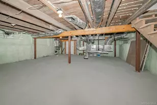 227 N Railroad Ave, Babylon, NY 11702 - Photo 27