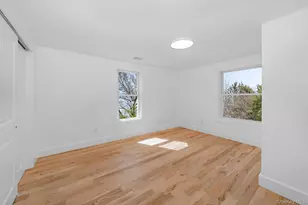 227 N Railroad Ave, Babylon, NY 11702 - Photo 21